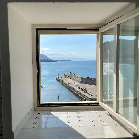 Il Balcone Al Molo 公寓