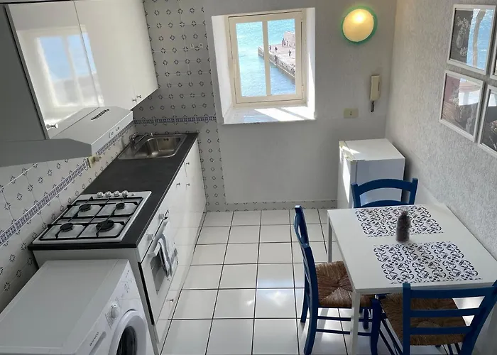 Il Balcone Al Molo Чефалу